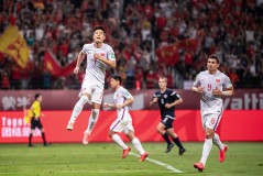 亮点： 韦世豪成最大发现！突破造点+助攻，他是国足未来进攻核心